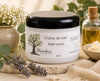 Crème de nuit naturelle Blanchou 60 ml présentée dans un décor spa naturel avec ingrédients de soin du visage.