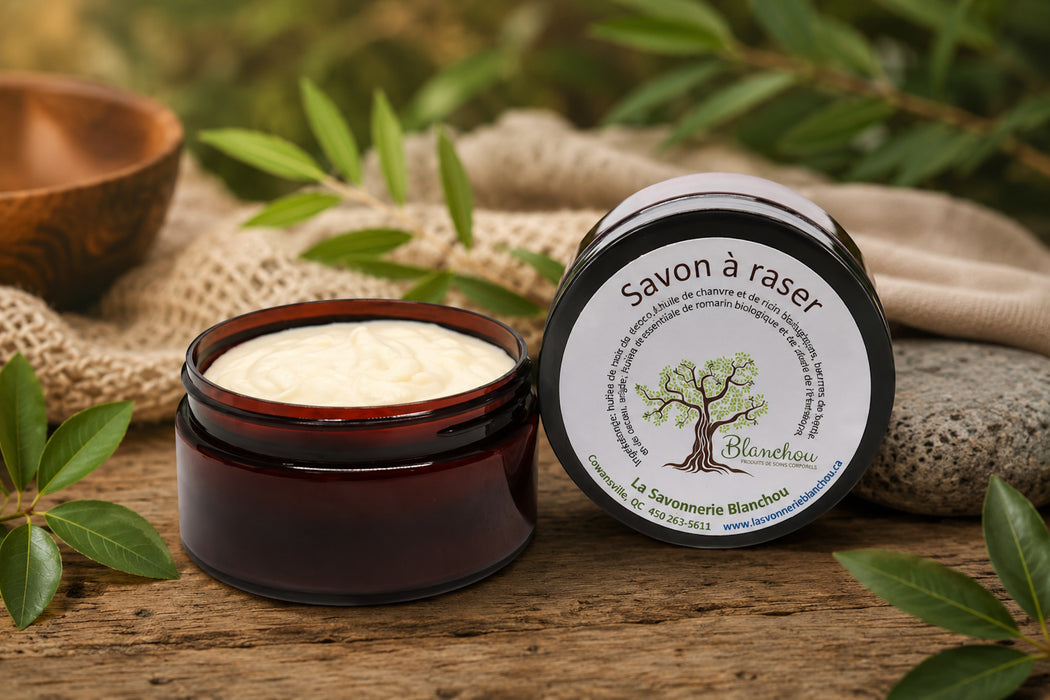 Savon à raser naturel Blanchou offrant une mousse riche et un rasage doux